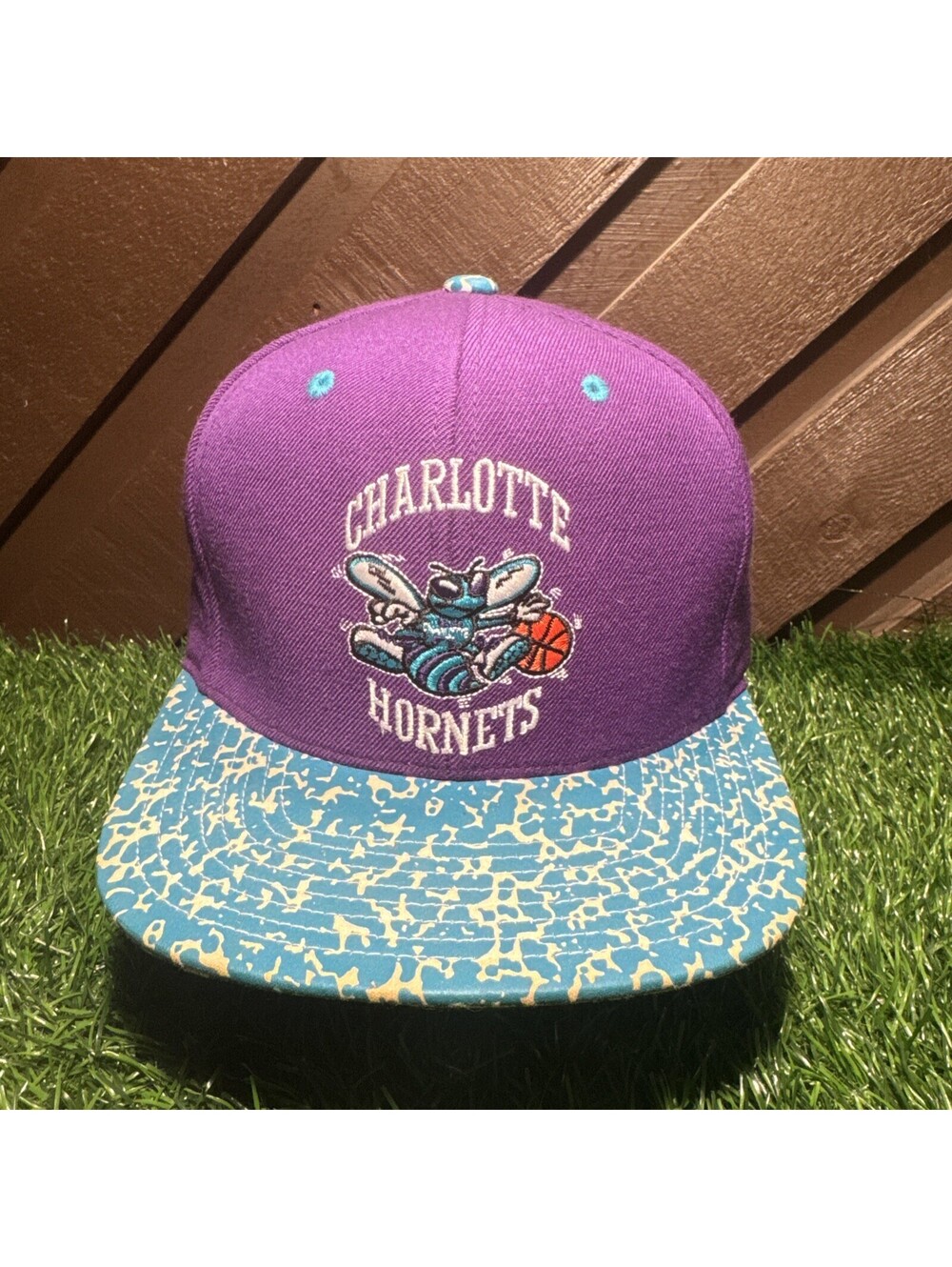Mitchell & Ness Charlotte Hornets Hat Purple Teal Crackle Brim Snapback Cap NBA